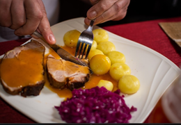 Pieczeń w sosie własnym (450/250g)